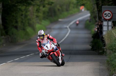  Tourist Trophy: リアルなバイクの挙動を体験せよ！